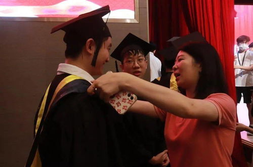 乘風(fēng)破浪，萬(wàn)里鵬程——計(jì)算機(jī)學(xué)院2020屆畢業(yè)典禮聚焦手機(jī)軟件開(kāi)發(fā)與運(yùn)營(yíng)未來(lái)